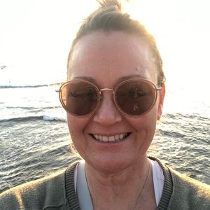 Meet your Posher, Denise